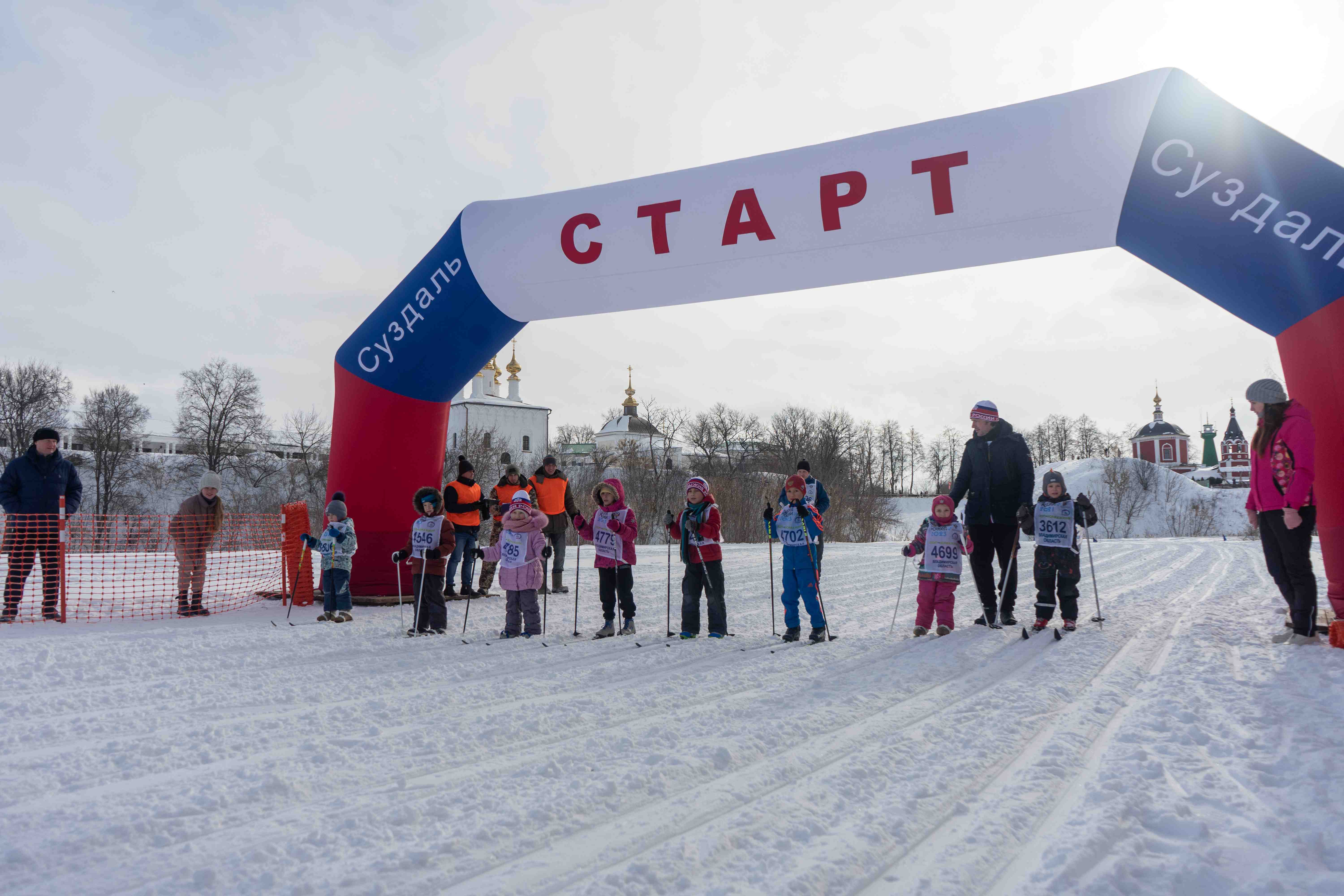 19 февраля в Суздале прошли лыжные соревнования, приуроченные к массовой лыжной гонке «Лыжня России — 2023» 